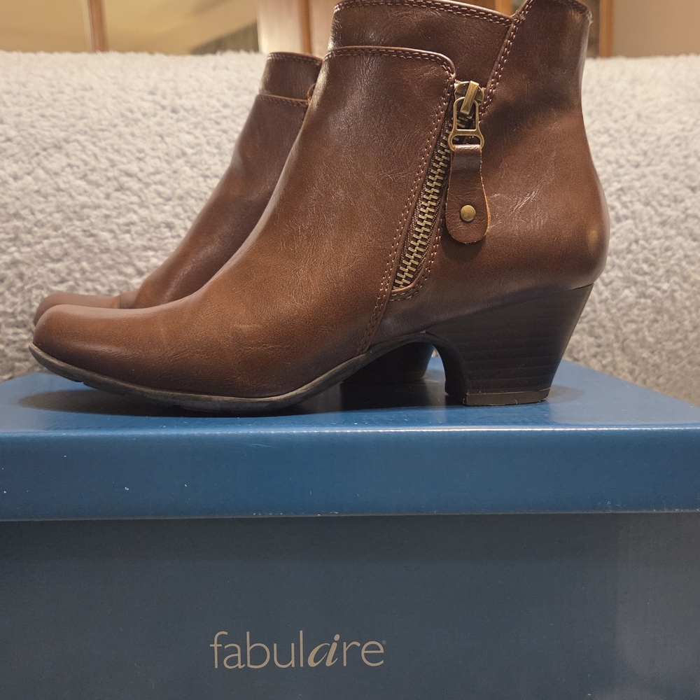 Fabulaire Women's Brown Ankle Booties